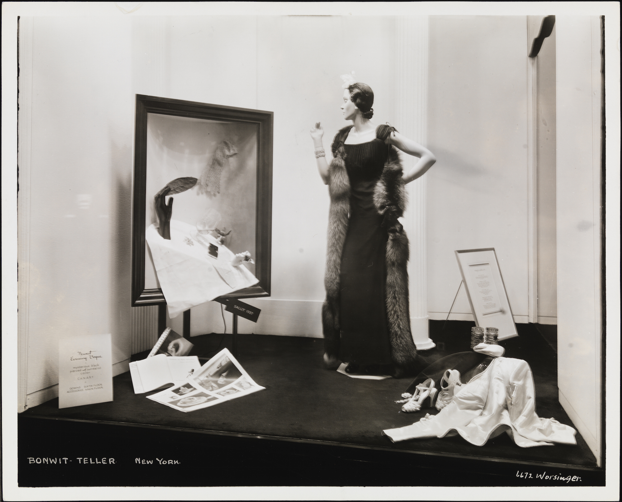 Fig 3 Bonwit Teller Hired Salvador Dalí To Design One Of Its Store 